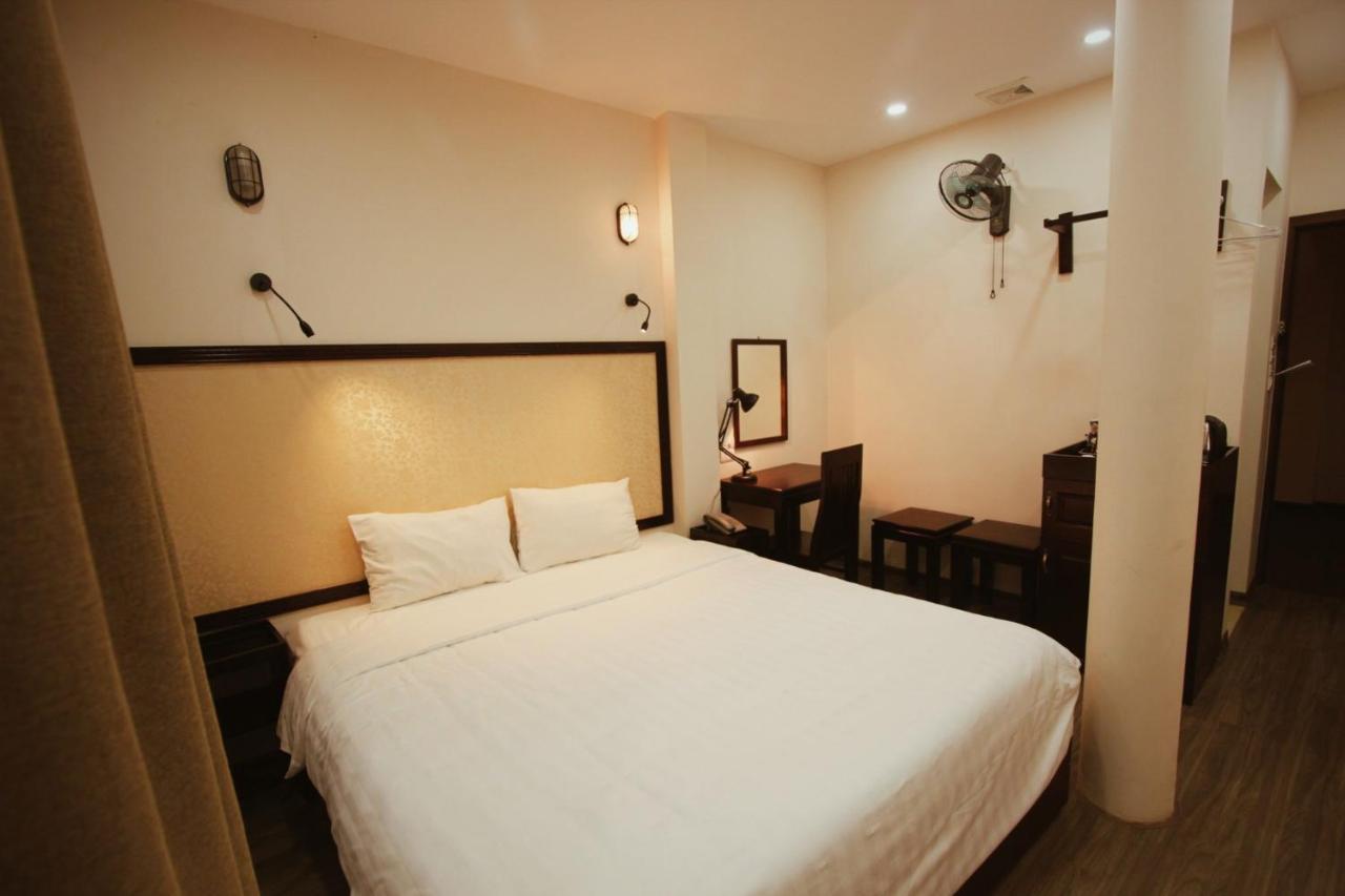 Ellogia Rusta Hotel - Managed By Hostesk Hanoi Exterior photo
